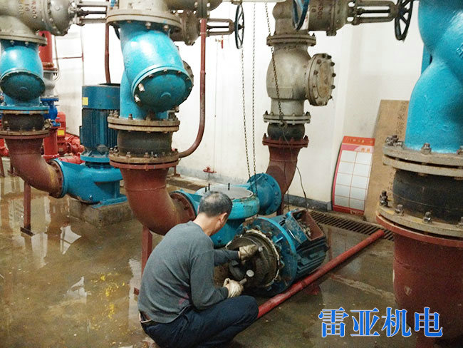 空调管道水泵维修1
